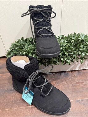 JBU Freeze Faux Fur High Top All Weather Lace Up Ankle Boot Size 9.5 NWT